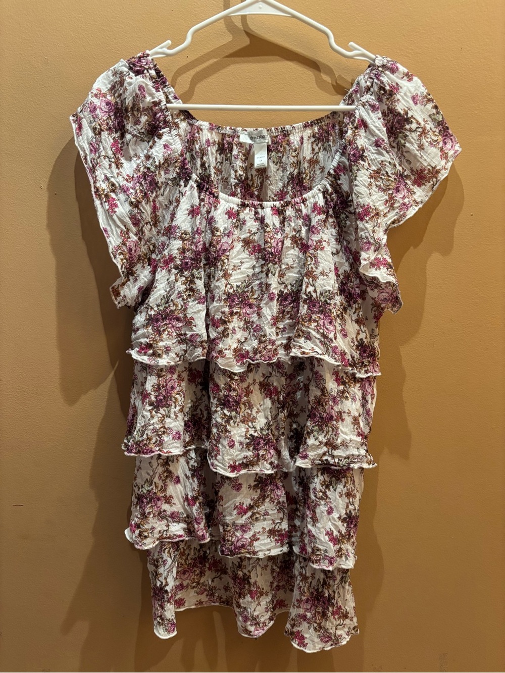 Dressbarn blouse white and maroon floral print with ruffled tiers Size 1X